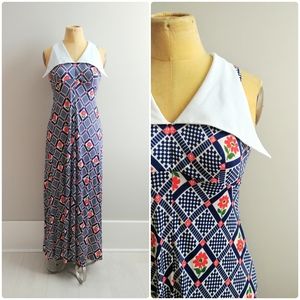 Small 1970s Womens Maxi Dress with Large Collar Fl